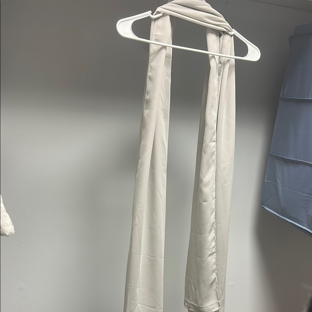 Silver Shawl/ Scarf - Picture 3 of 3